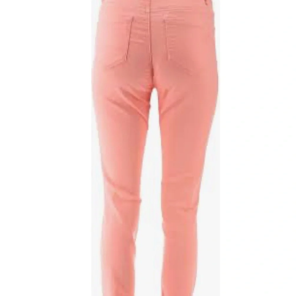 Any 3DG2 at $28 w/$4.99 shipping DIANE GILMAN DISTRESSED FLORAL ANKLE JEANS NWTS - Picture 8 of 10